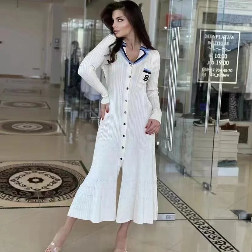 Women's Letter Single Breasted Long Sleeved Designer Vintage Dresses Winter Sweater